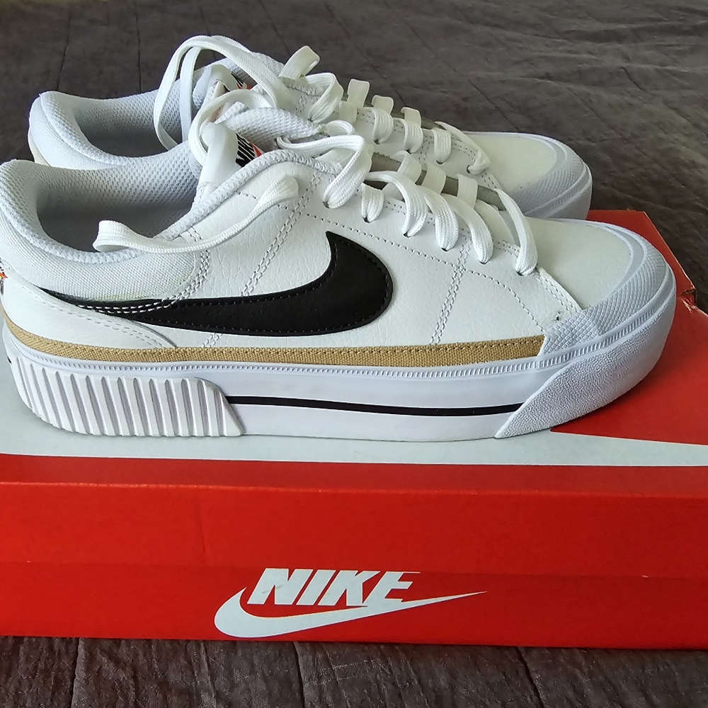 Women’s Nike Court Legacy Lift Low White DM7590-100 7.5
